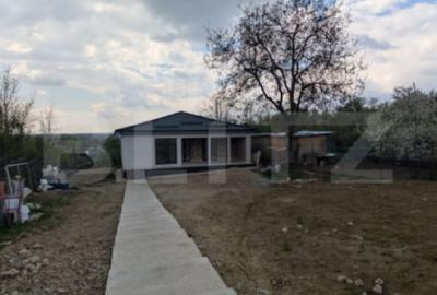 Casă cu 3 camere cu Teren 900 Mp în Răzvad - 1