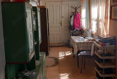 Casă cu 3 camere cu Teren 2200 Mp în Pescari - 2