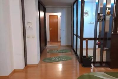 Apartament cu 3 camere decomandat în Rolast - 1