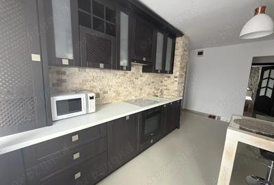 Apartament cu 3 camere decomandat în Central - 1