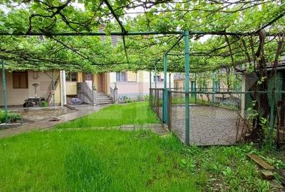 Casă individuală cu 4 camere cu Canalizare în Sud-Est