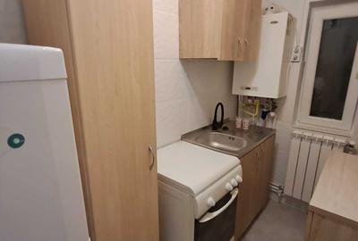 Apartament cu 2 camere decomandat în Hala Centrală