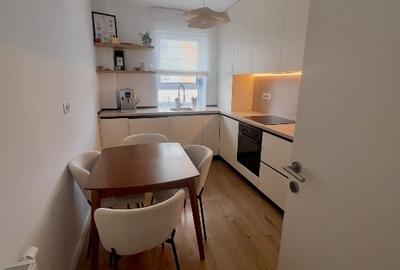 Apartament cu 3 camere decomandat, mobilat în Tractorul
