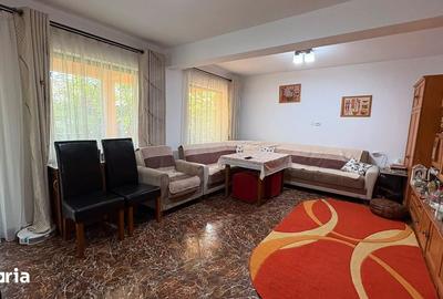 Casă cu 5 camere cu Teren 761 Mp în Aroneanu