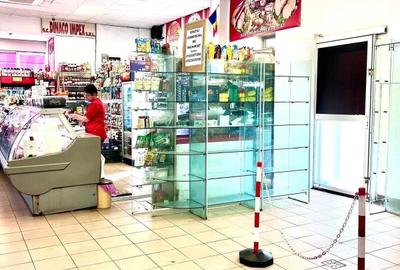 Spațiu comercial, de 25 mp, în Central - 4