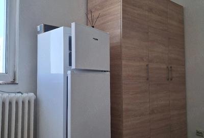 Garsonieră decomandată în Titan