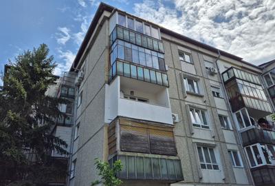 Apartament cu 3 camere decomandat în Nufărul - 3