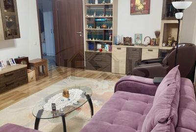 Apartament cu 3 camere decomandat, mobilat în Sud
