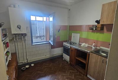 Apartament cu 3 camere decomandat în Tomești - 2