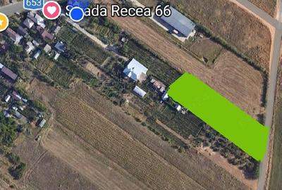 Teren de 2000 mp, în Central