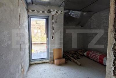 Casă cu 4 camere în Viișoara