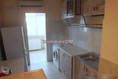Apartament cu 4 camere decomandat în Hala Centrală