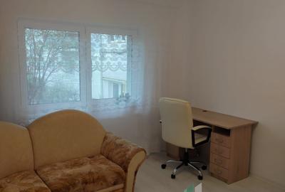 Apartament cu 2 camere semidecomandat, mobilat în Mănăștur