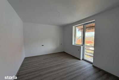 Casă cu 4 camere cu Teren 372 Mp în Central