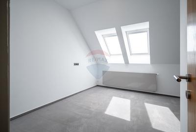 Casă individuală cu 7 camere cu Teren 444 Mp în Dealul Cetății - 27