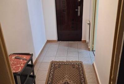 Apartament cu 2 camere semidecomandat în Micro 4 - 8