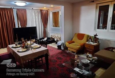 Casă individuală cu 7 camere cu Canalizare în Pantelimon