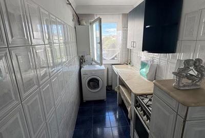 Apartament cu 3 camere decomandat în Ostroveni