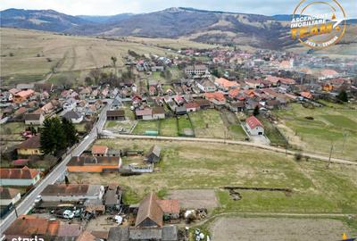 Teren de 1307 mp, în Micfalău - 3
