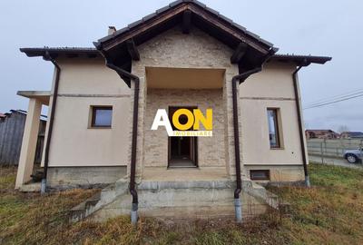 Casă individuală cu 6 camere cu Canalizare în Micești - 1