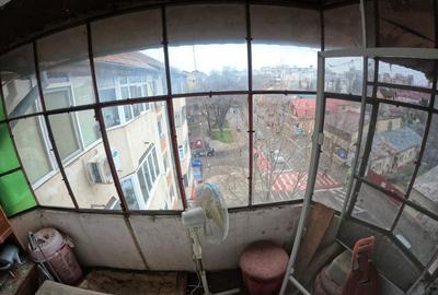 Apartament cu 3 camere decomandat în Central - 1