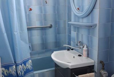 Apartament cu 4 camere decomandat în Lazaret