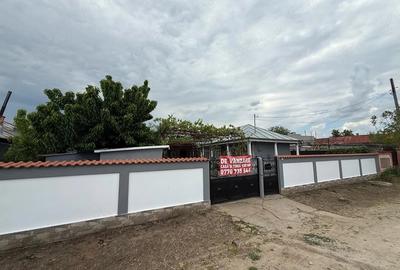 Casă cu Teren 920 Mp în Central - 2