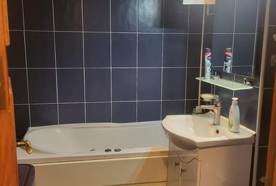 Apartament cu 3 camere decomandat în Mangalia