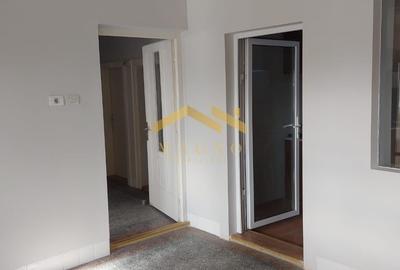 Casă individuală cu 5 camere cu Canalizare în Vladimirescu - 18