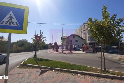 Casă cu 6 camere cu Teren 370 Mp în Glina