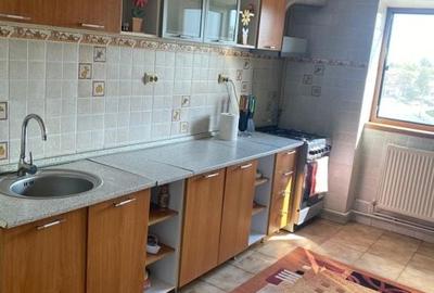 Apartament cu 2 camere semidecomandat în 1 Mai