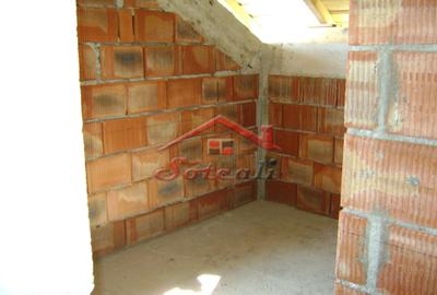 Casă cu 3 camere cu Teren 650 Mp în Cornu