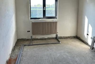 Casă cu 4 camere cu Teren 350 Mp în 1 Decembrie - 2