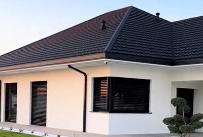 Casă cu 3 camere în Noua