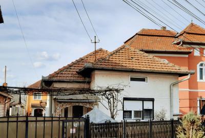 Casă individuală cu 7 camere cu Canalizare în Ilia - 2