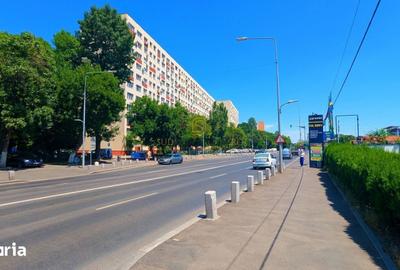 Spațiu comercial, de 2,200 mp, în Berceni