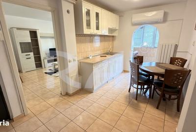 Apartament cu 2 camere decomandat în Rovine