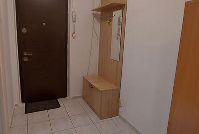 Apartament cu 3 camere semidecomandat în Lujerului