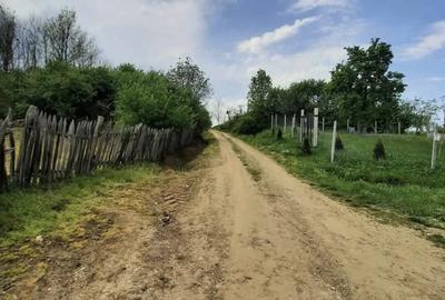 Teren de 2200 mp, în Romos - 1