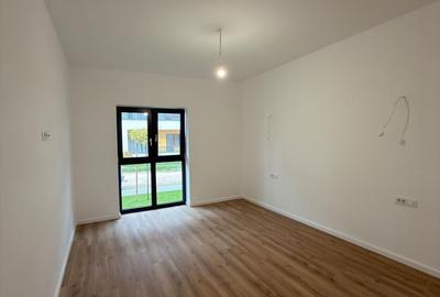 Apartament cu 2 camere decomandat în Tractorul