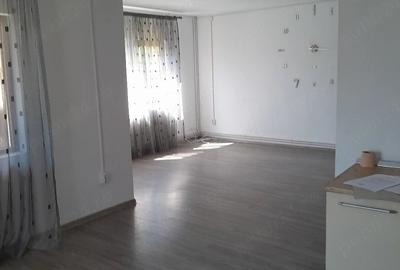 Casă cu Teren 250 Mp în Central