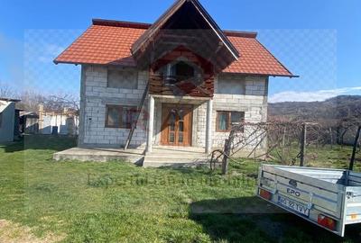Casă individuală cu 6 camere cu Canalizare în Tigveni - 30