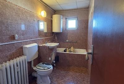Apartament cu 3 camere decomandat în Confecții - 8
