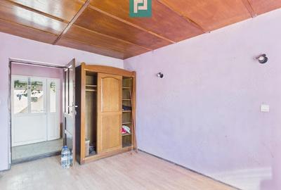 Casă cu Teren 300 Mp în Central