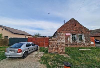 Casă cu Teren 520 Mp în Sânmihaiu Român