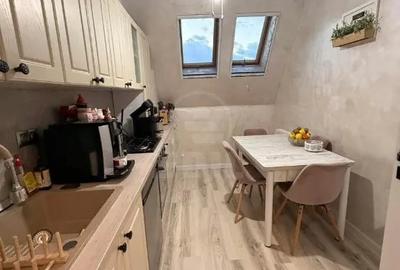 Apartament cu 3 camere decomandat în Florești