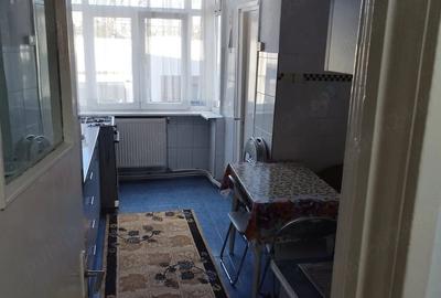 Apartament cu 3 camere semidecomandat în Ultracentral