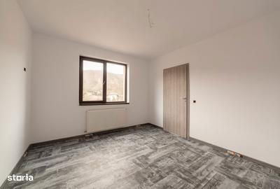Casă cu 4 camere în Izvorani - 15
