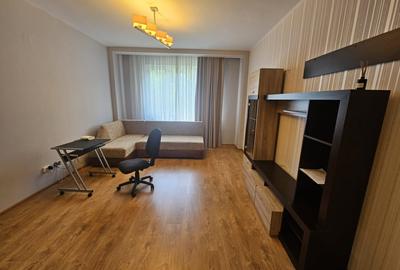 Apartament cu 2 camere semidecomandat, mobilat în Florești