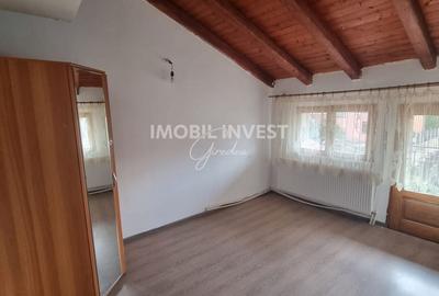 Apartament cu 5 camere în Cetate